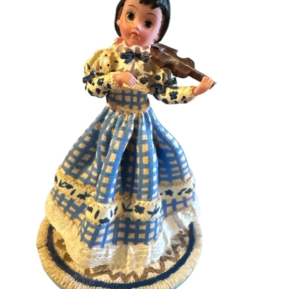 Little Women “Beth” miniature figurine replica of Classic Madame Alexander Doll
